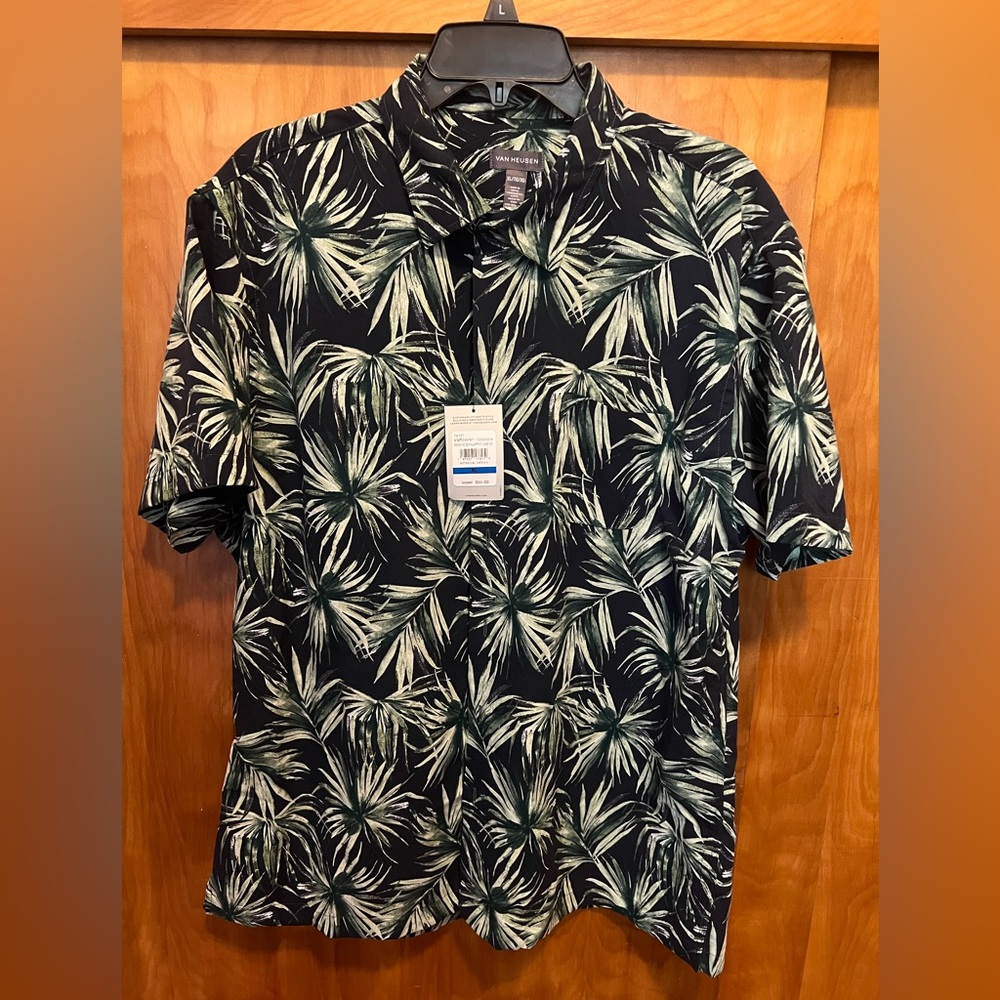 Van Heusen tropical button down size: XL new with tags
